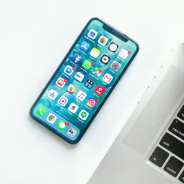 Démo — Smartphone avec écran tactile à Abidjan